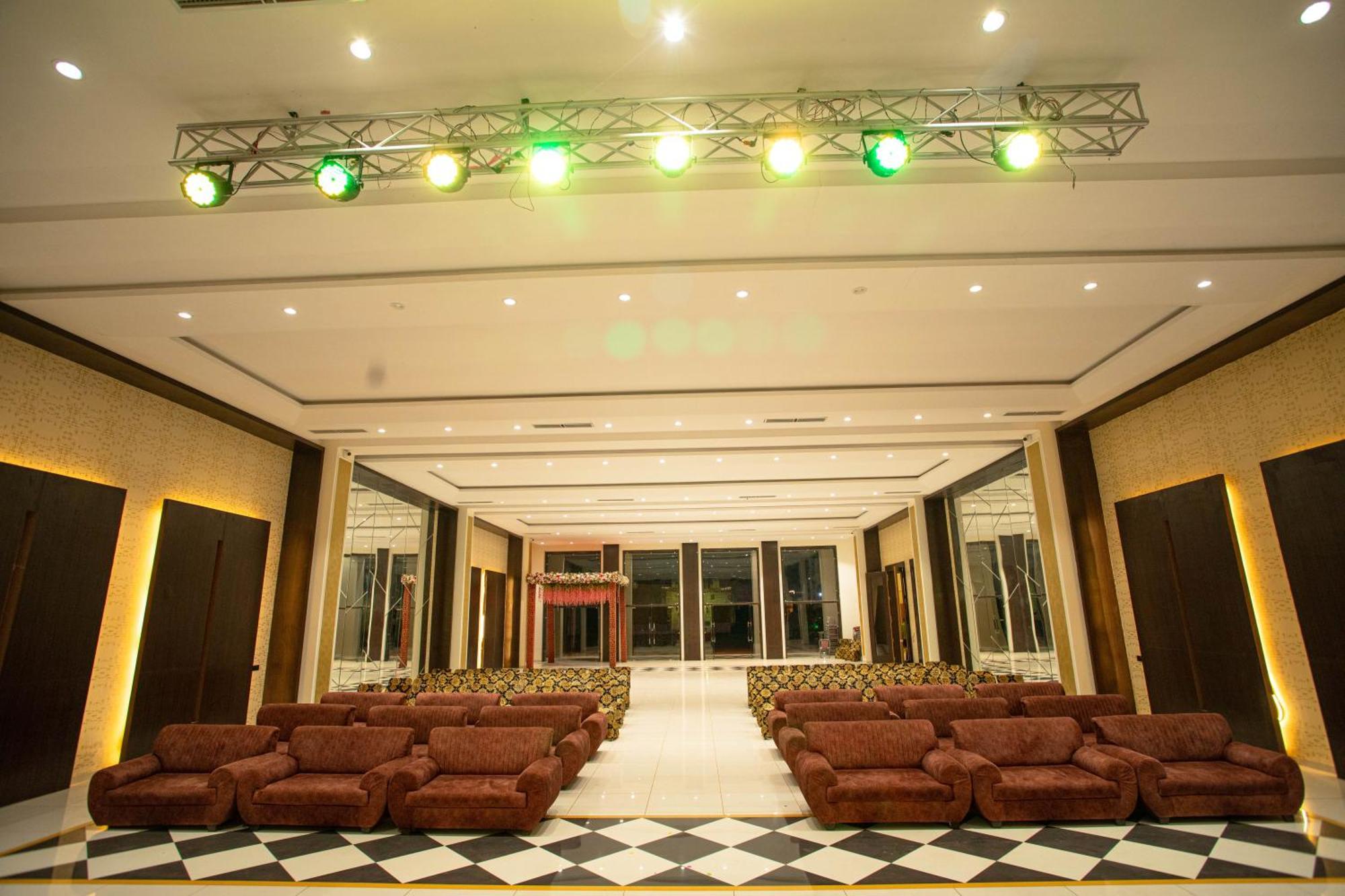 Hotel Miracle 2Km From Mahakal Temple Ujaim Exterior foto