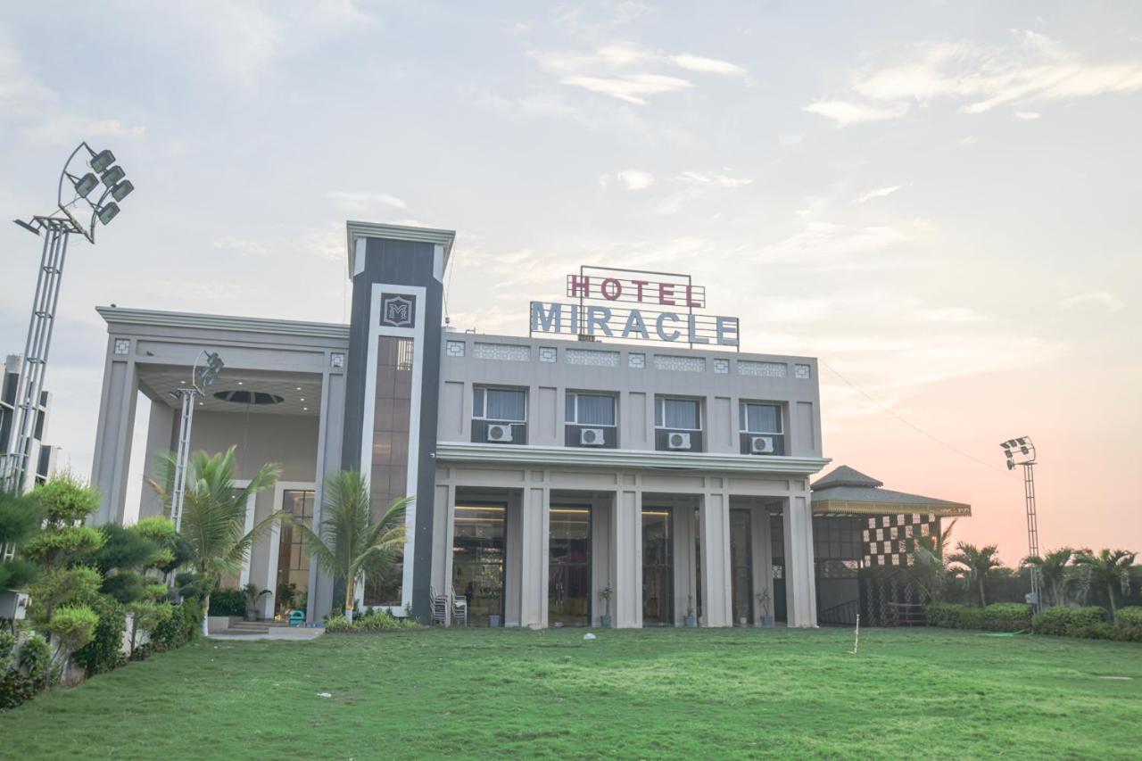 Hotel Miracle 2Km From Mahakal Temple Ujaim Exterior foto