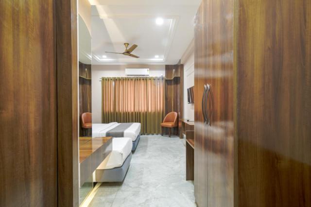 Hotel Miracle 2Km From Mahakal Temple Ujaim Exterior foto