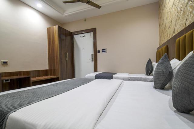 Hotel Miracle 2Km From Mahakal Temple Ujaim Exterior foto