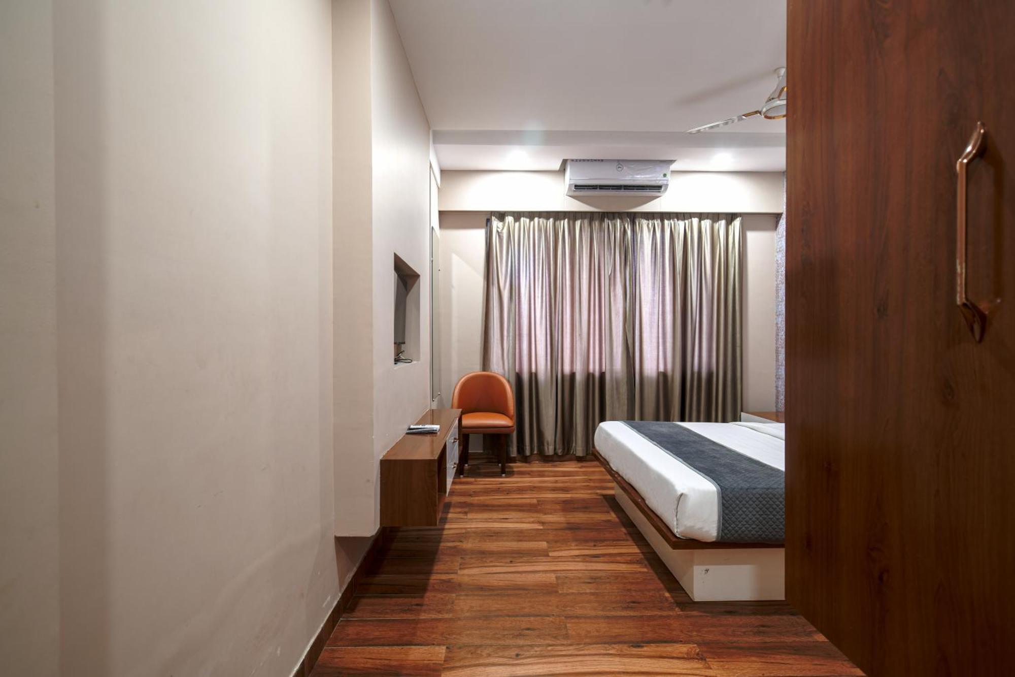 Hotel Miracle 2Km From Mahakal Temple Ujaim Exterior foto